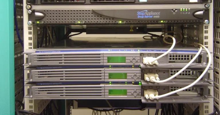 odabrati hosting, web hosting, hosting za sajt, hosting karakteristike, najbolji hosting, shared hosting, VPS hosting, cloud hosting, dedicated server, WordPress hosting